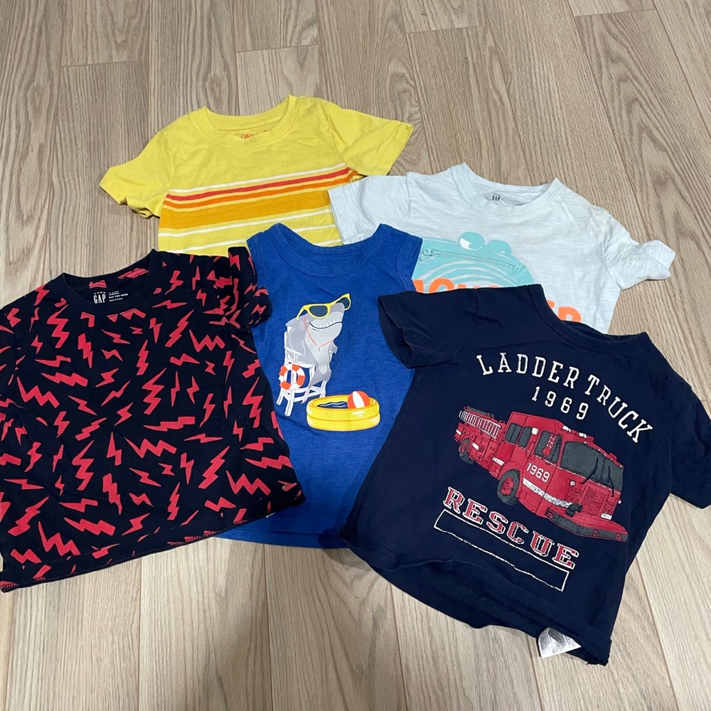 Set of 5 boys size 3 shirts